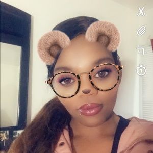 Meet your Posher, Latoya